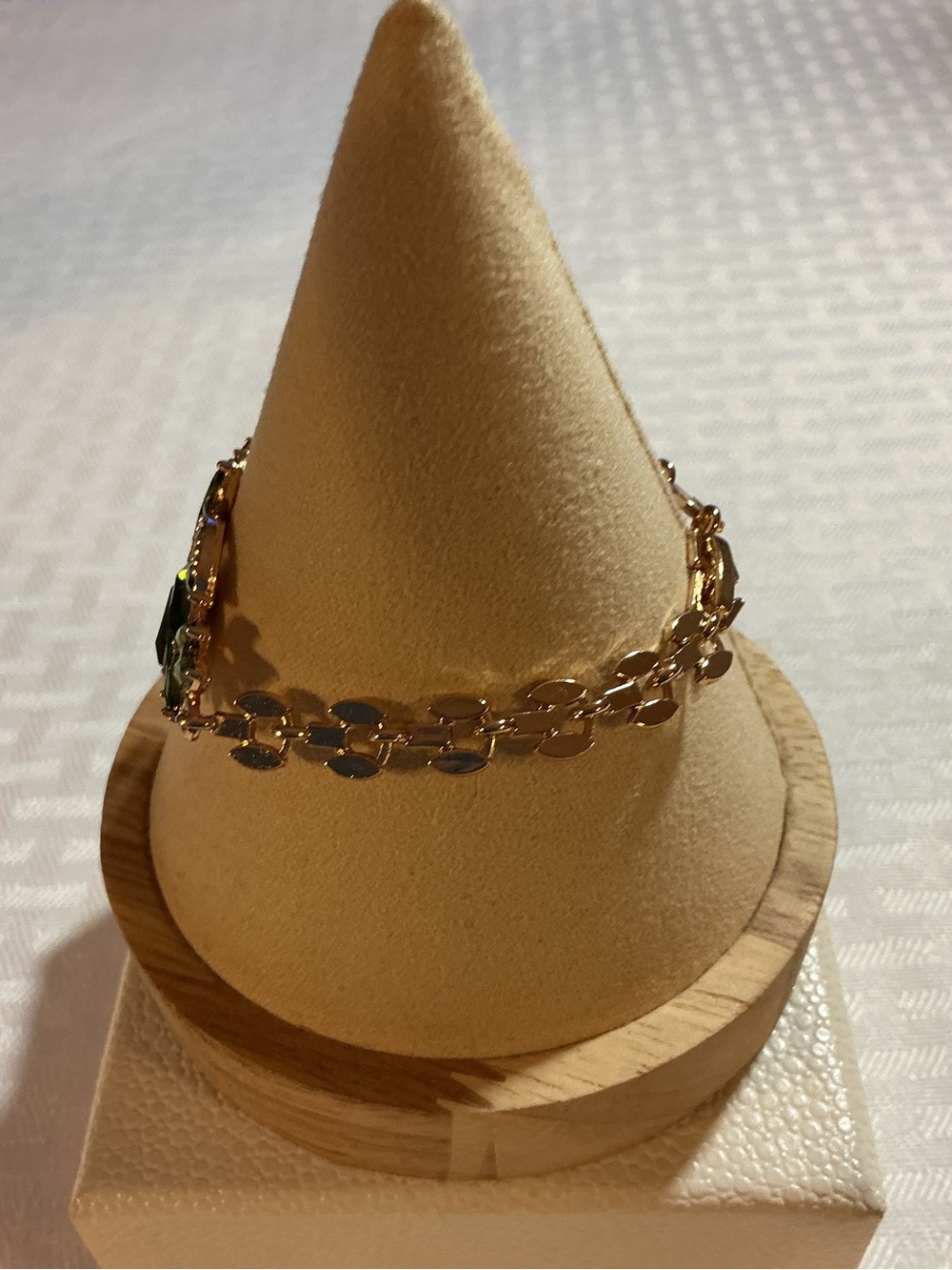 Genuine Peridot Marquise Cut Leaf Cluster Gold Tone Bracelet - Picture 3 of 5